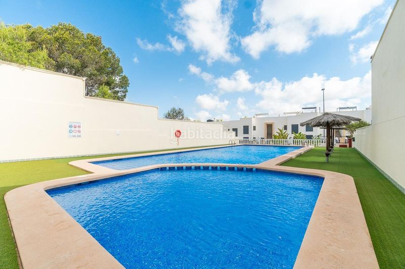 Foto 67046ed0-c057-45f3-bec0-d486f81e726e. Casa adosada en Los Almendros Orihuela
