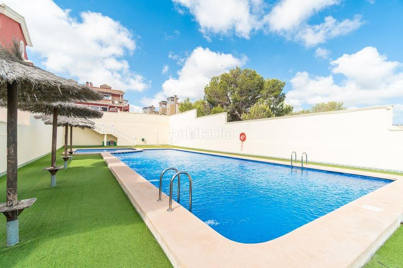 Foto cf0d4950-4447-48a0-8d30-5d8354595612. Casa adosada en Los Almendros Orihuela