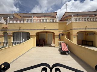 Casa a schiera in Orihuela Ciudad