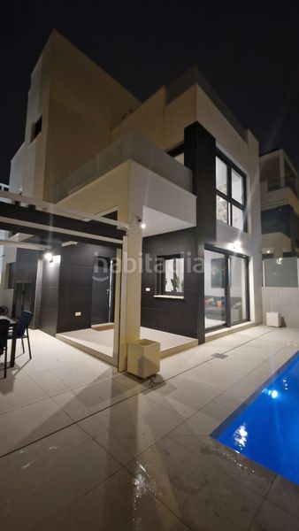 Foto 413dea09-c787-41d0-a6cf-f343789543b8. Casa en Los Balcones y los Altos Orihuela