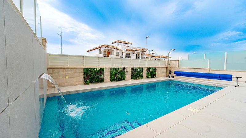 Foto 5eb9cb03-e4a1-4ee6-8974-18670a4e4e5d. Casa en Los Balcones y los Altos Orihuela