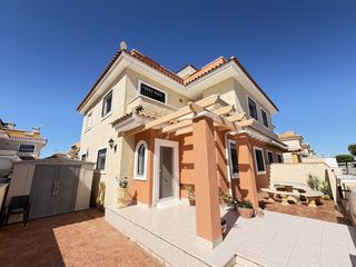 Casa adossada a Torre de la Horadada