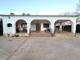 Casa a Onil. Chalet con piscina y gran terraza a 5m de castalla