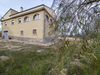 Haus in Castalla. Oportunidad gran chalet en castalla