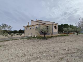 Casa a Castalla. Oportunidad gran chalet en castalla