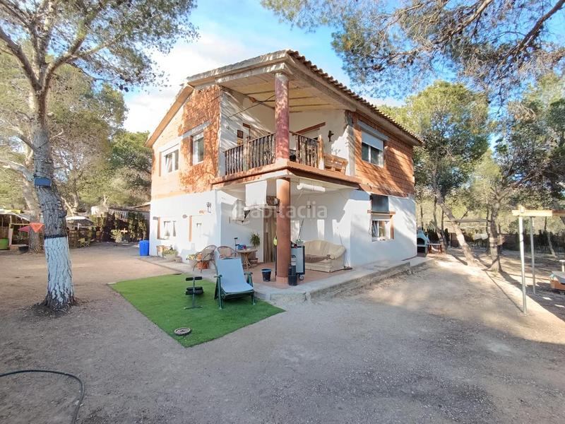 Foto f31069df-dcc7-45a8-8856-84425cb2937a. Maison dans Tibi
