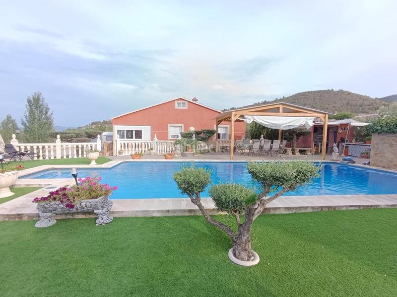 Foto 0e40a641-c3b2-4d1e-88af-c02aa49b1aa2. Mas avec piscine dans Castalla