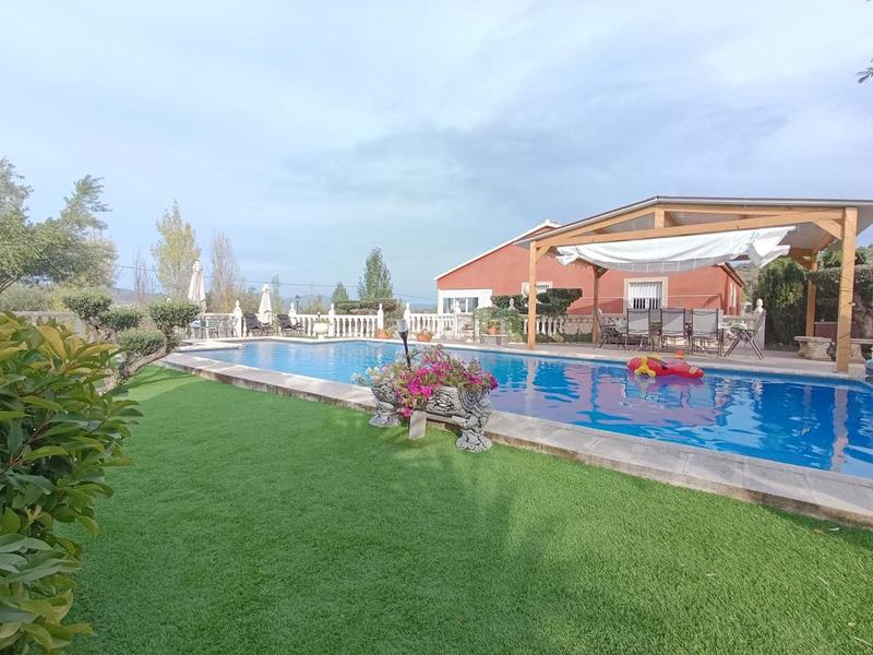 Foto c648151b-eb30-4ee4-9a23-ae0b27ffbb50. Mas avec piscine dans Castalla