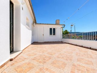 Pis a Ibi. Coqueto inmueble soleado en ibi con gran terraza