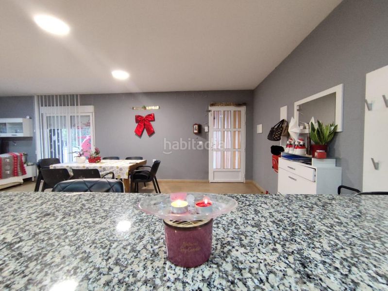 Foto a96f2e23-9af9-40d3-8e14-7dba385e4f10. Masia amb piscina a Castalla