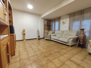 Pis a Onil. Piso a la venta en onil con balcon y patio