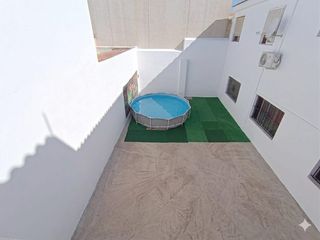 House in Castalla. Vivienda con garaje y jardin en castalla