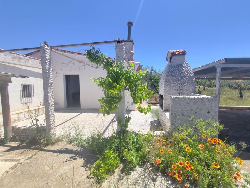 Foto d10cafb4-a69e-4f12-8cd8-6b1a5e8172b1. Casa amb aparcament piscina a Onil