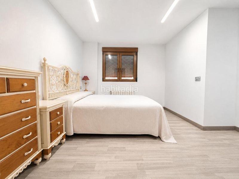 Foto d70be653-0da9-47aa-885b-b61a6d174e9c. Casa amb aparcament a Ibi