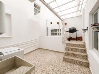 Appartamento in Las Trescientas-San Francisco-Ciudad Vergel. Luminoso piso en elda con patio
