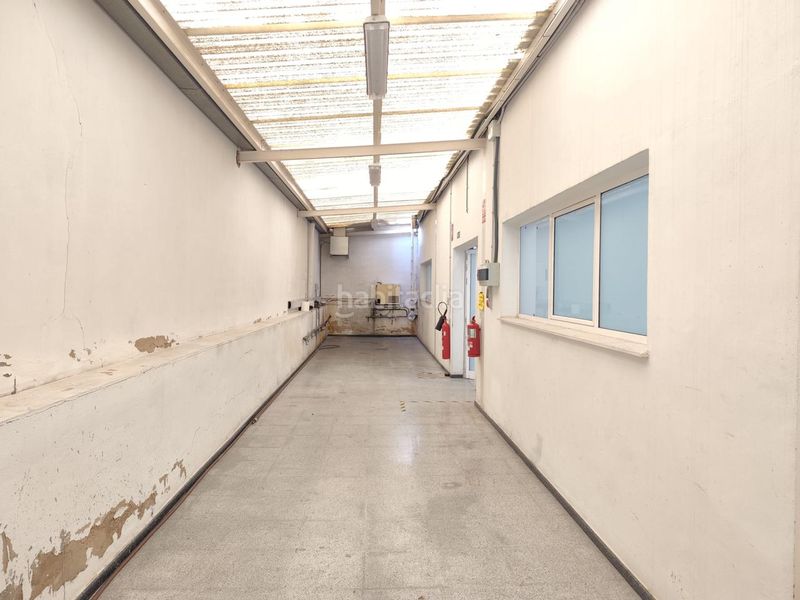 Foto a0cb35c2-d805-49b9-a972-268b9c068813. Location bâtiment à usage industriel dans Ibi