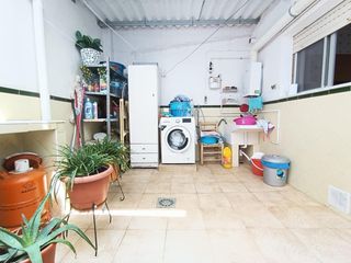 Casa in Ibi. Casa en ibi con patio y garaje 5 habitaciones 2 baños
