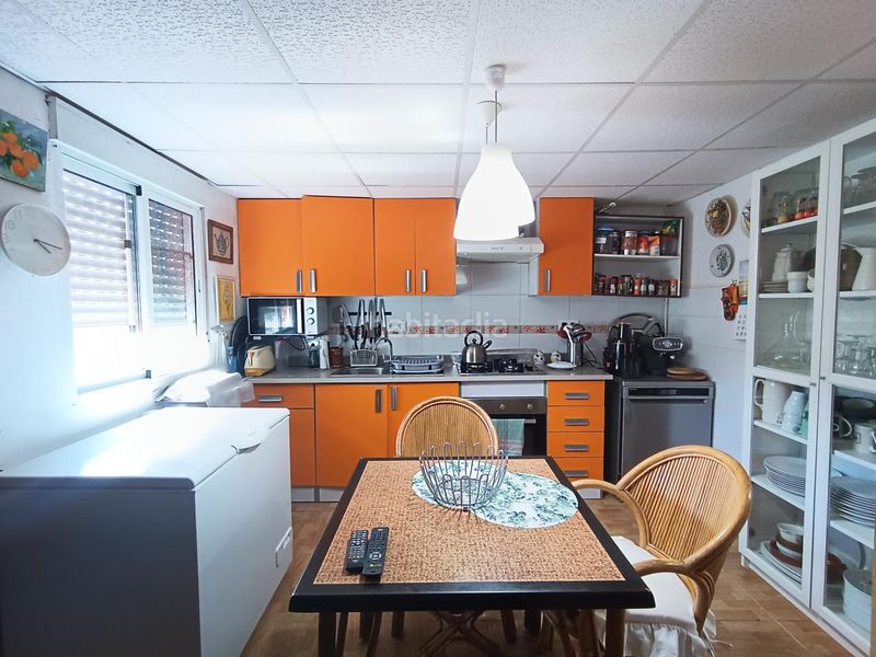 Foto 586ad475-9a3d-4d3a-894c-a361ff9f52ce. Casa amb aparcament a Biar