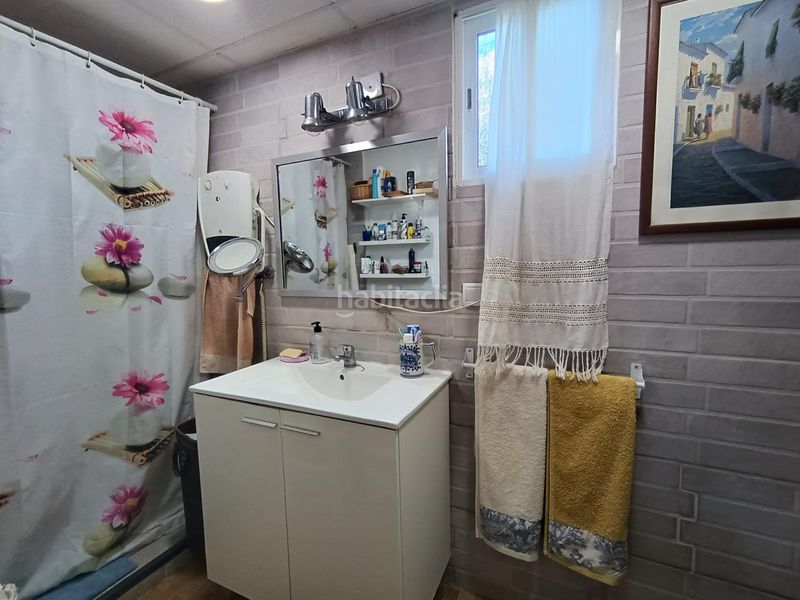 Foto b1beac6b-8d13-4019-8cdd-9272d3f4e9de. Casa amb aparcament a Biar