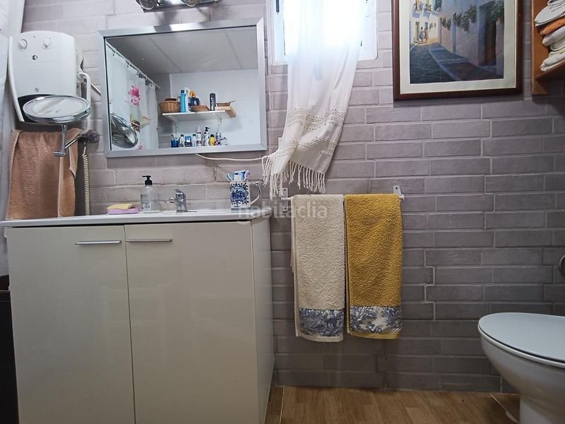 Foto b5df1ad5-3650-4430-8067-493be7f6bf96. Casa amb aparcament a Biar