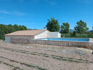 Casa in Onil. Casa de campo onil con agua y luz alquiler opcion compra