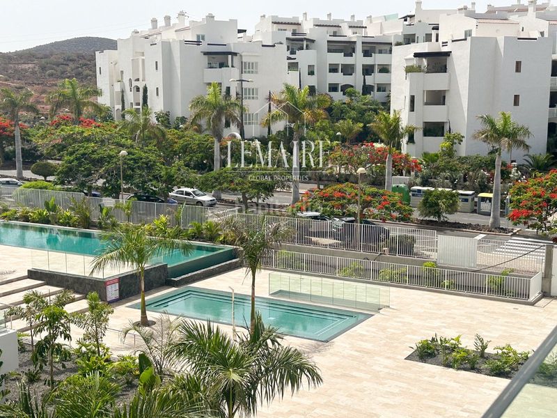Foto a81c5342-c10d-4917-b2cd-e47d059bdc1a. Pis amb aparcament piscina a Palm - Mar Arona