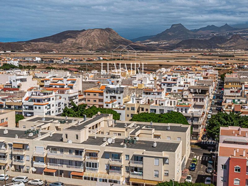 Foto eb5a70d3-9ace-4c50-bbc6-c4ad83c2c39f. Apartament amb aparcament a El Fraile Arona