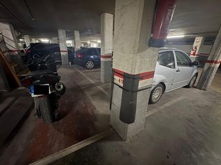 Aparcament cotxe a Carrer del migdia 12. Frente urbana en la 3