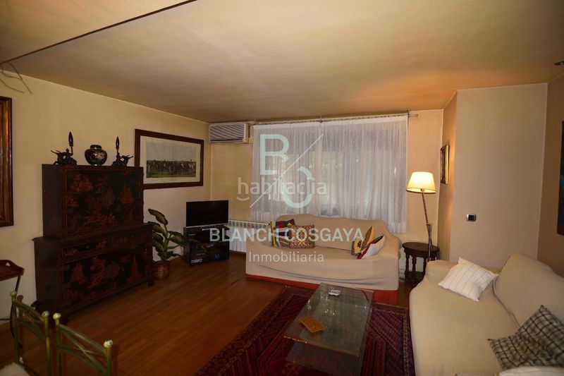 Foto ad0cc23a-8bab-4f3e-be62-1f25da0fa8d0. Pis amb calefacció a L´Antiga Esquerra de l´Eixample Barcelona