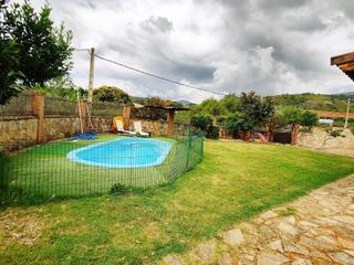 Casa adossada a Jarandilla de la Vera. Espectacular casa con piscina en jarandilla de la vera