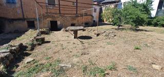 Maison jumelée à Cuacos de Yuste. Casa con jardin en cuacos de yuste