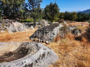 Foto e2ee1de3-d6ee-41b0-85d4-68d8b3314cee. Finca rústica en Losar de la Vera