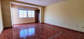 Appartement à Jarandilla de la Vera. Piso con 3 habitaciones, dos baños y dos balcones en jarandilla