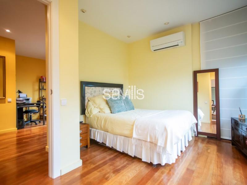 Foto b3cf0197-ef2c-4103-b784-d47e820911c2. Haus mit parking in La Miranda-Can Candeler Sant Just Desvern