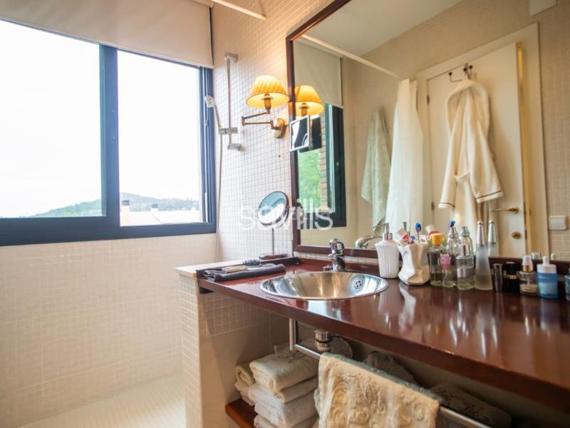 Foto be1a9e7f-88ed-467c-967f-a419e089d6cc. Haus mit parking in La Miranda-Can Candeler Sant Just Desvern