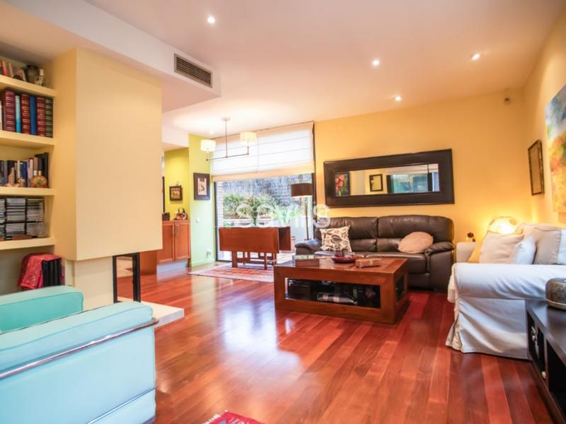 Foto c5bad6e4-8a9d-49d8-8aec-88671a674b83. Haus mit parking in La Miranda-Can Candeler Sant Just Desvern