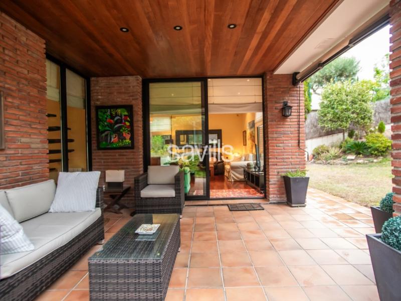 Foto d155f776-f0cd-4d1f-9196-60ca11425c9f. Haus mit parking in La Miranda-Can Candeler Sant Just Desvern