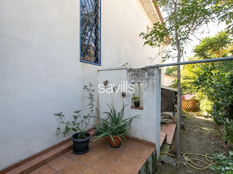 Foto 1e1dfe88-fcd6-486f-8395-5eed5486134a. House with parking in La Miranda Esplugues de Llobregat