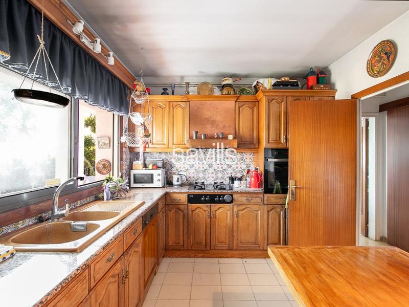 Foto 239b59f8-0b15-457f-bc08-4507411da7a0. House with parking in La Miranda Esplugues de Llobregat