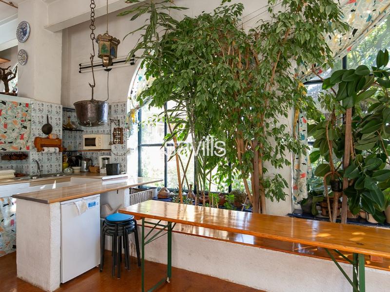 Foto 4b5ea8a0-2ebe-4811-8464-6321ee5974b1. House with parking in La Miranda Esplugues de Llobregat