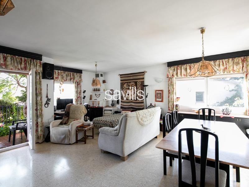 Foto 74682641-6992-4d3f-870d-69f96c62d65b. House with parking in La Miranda Esplugues de Llobregat