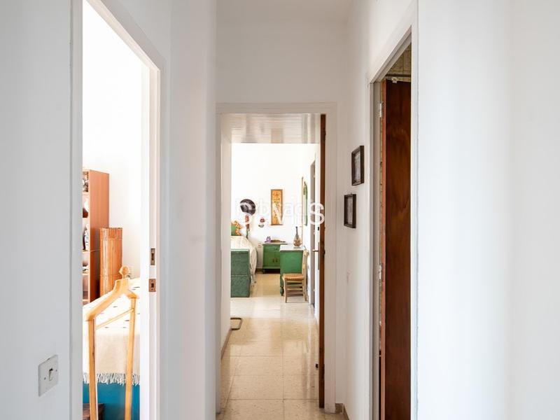 Foto a9b07de4-ce00-47ae-8edd-e34f65ead9ef. House with parking in La Miranda Esplugues de Llobregat