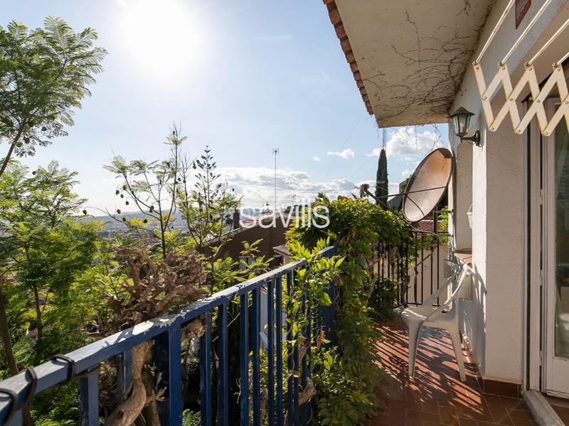 Foto c256c3f0-b298-4860-9f78-891e85be55c6. House with parking in La Miranda Esplugues de Llobregat