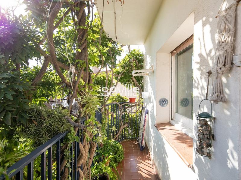 Foto c4767bb7-6532-48b7-9895-00c54a467722. House with parking in La Miranda Esplugues de Llobregat