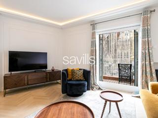 Apartamento en Sagrada Família. Elegante piso con impresionantes vistas a la icónica sagrada fam