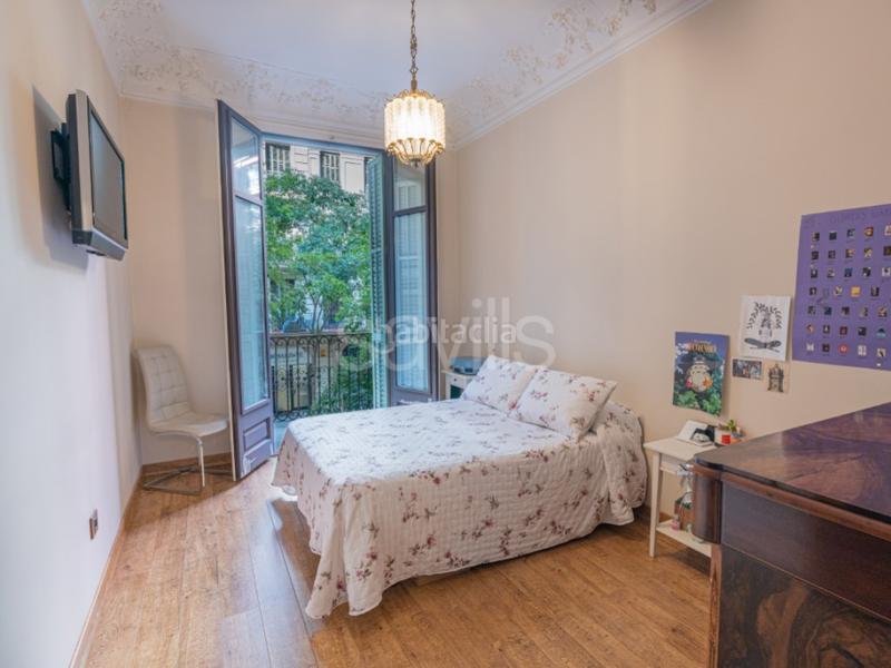 Foto 2c312955-b627-49a4-8fd8-956731a30864. Apartamento piso en venta en Sant Antoni en Sant Antoni Barcelona