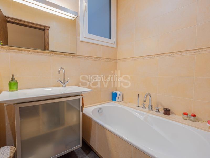 Foto ce8b9382-ea52-4acc-970e-1dc553254a95. Apartamento piso en venta en Sant Antoni en Sant Antoni Barcelona