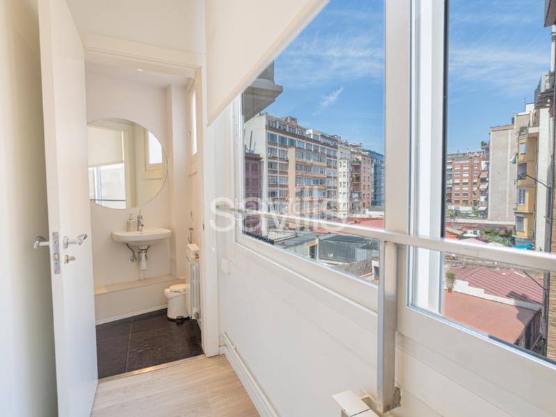 Foto 12ea3206-b97a-40df-bd37-205fec131b78. Apartamento piso en avenida diagonal junto a rambla cataluña en Barcelona
