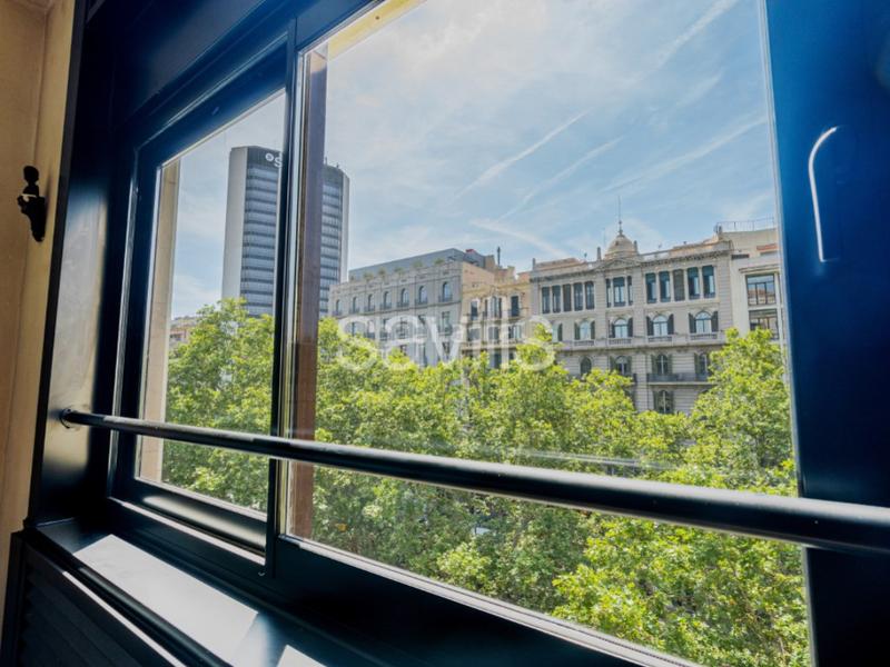 Foto 323e5e64-86f6-45ea-a3fb-54a0001f04e9. Apartamento piso en avenida diagonal junto a rambla cataluña en Barcelona