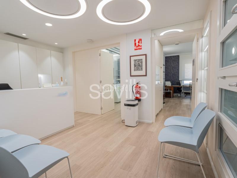 Foto cf0e5c12-787b-4ca5-84bc-288c57ca579c. Apartamento piso en avenida diagonal junto a rambla cataluña en Barcelona